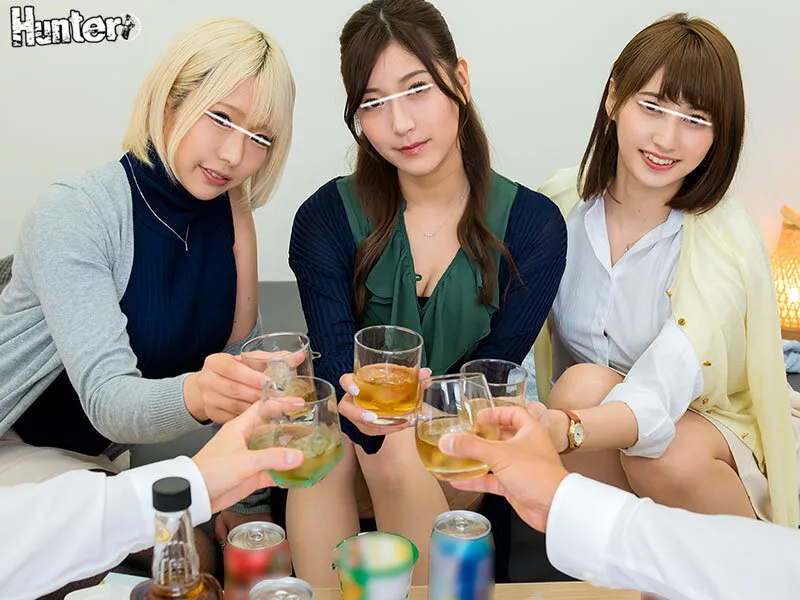 【乙アリス 藤井レイラ 本田瞳 他】目を覚ましたらボクの目の前で超濃厚レズ乱交！会社の飲み会後、超欲求不満の3人の巨乳女上司がボクの部屋にやって来て宅飲み！ボクは飲み過ぎて