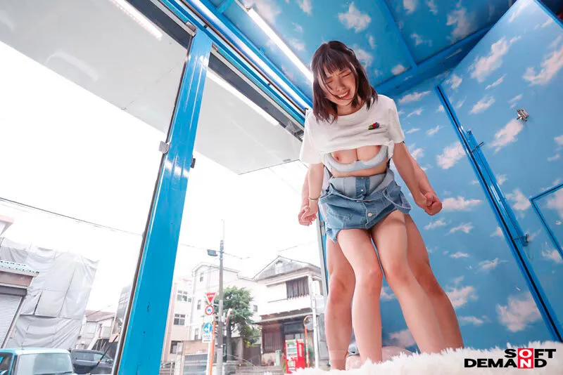 【佐々木恵梨香 花柳杏奈 森下ことの 他】マジックミラー号 都内有数のお嬢様大学に通う高学歴女子大生に 100の淫語を言わせたら、純白のパンツに染みをつくってしまうのか検証！！ …結果、自らち○ぽを求めてしまうほどに発情、前戯不要な濡れ濡れま○こに生挿入！？2