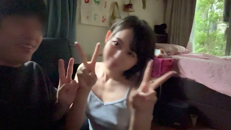 仕事中は真面目だが、エロい雰囲気になったら抜いてくれるおまんこも、お口もゆるい女子大生