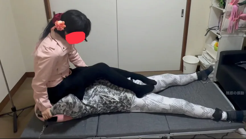 初登場の超逸材！スレンダーS女Ainaちゃんのベッド拘束電気アンマ地獄！