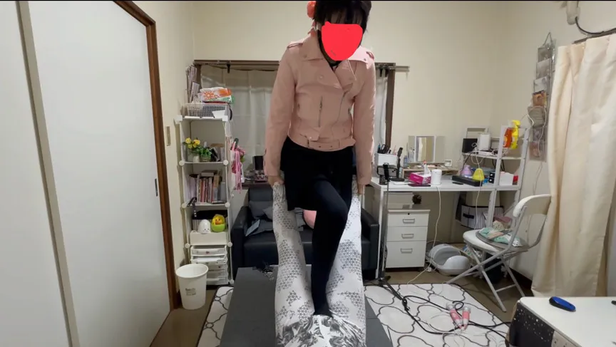 初登場の超逸材！スレンダーS女Ainaちゃんのベッド拘束電気アンマ地獄！