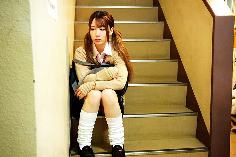 【JK】オジサンは私の事、必要としてくれる？ 隣でいつも留守番しているウブロリ娘がまさかのノーブラ乳首ポッチで誘惑！ 堀北わん