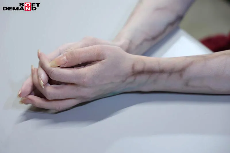 【雫月心桜 藤木紗英】【JK】社会に溶け込むサキュバス親子 ザーメン中毒症状と本気で向き合い、生活する母と娘