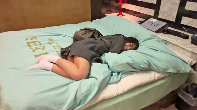 【長谷川礼奈】【JK】金曜 午後9時 補導前03 清楚な長髪美少女からの秘密の相談 奥手なのに乳首を勃起させて興奮を隠せない敏感な身体。快楽を知ると何回も肉棒を子宮口に擦り付けて最奥で種付け中出しシまくった話。