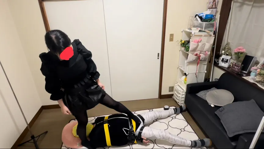 電気アンマをかけた男の数は数知れず！ 小さいの頃からS女の自覚があった 水野ゆい女王様の電気アンマ地獄