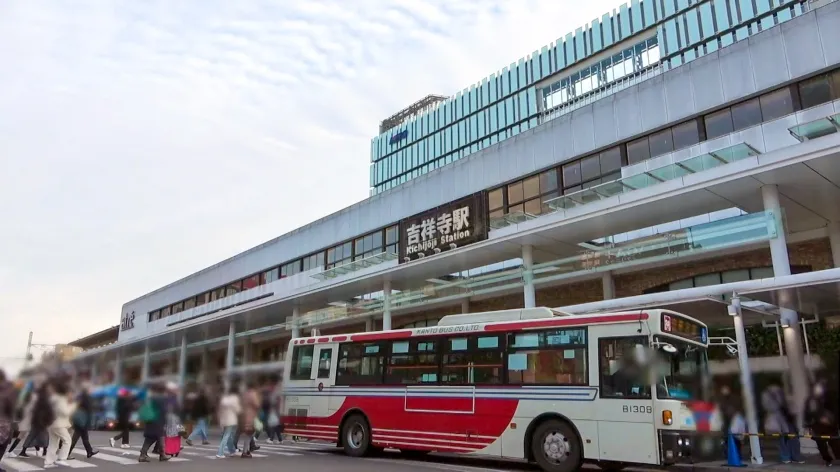 【乃々瀬みつは】マジ軟派、初撮。 2051 【おっぱいフェチ？ or 脚フェチ？】吉祥寺に彗星の如く現れた20歳の巨乳×神スタイル娘！この丁度良い～肉付き感がまじで男は絶対好き！！おっぱいと脚どちらも最高なのよ！抱き枕を作りたくなるほど(笑)後で3Dプリンターでコピーさせて～！ちょっぴりつんつんしているところも可愛くてたまらない！挿入中の気持ち良すぎて思わず崩れちゃう表情がもう最高！お母さ～ん、ご飯おかわり！これを見た後、抜くか、抜きに行くかは絶対しちゃうな(笑)