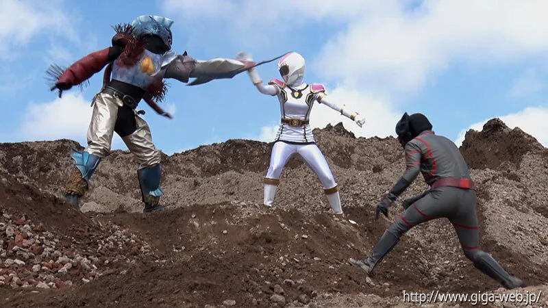 【宇流木さらら 渚みつき 沙月恵奈】騎神戦隊レジェンミラー2 後編