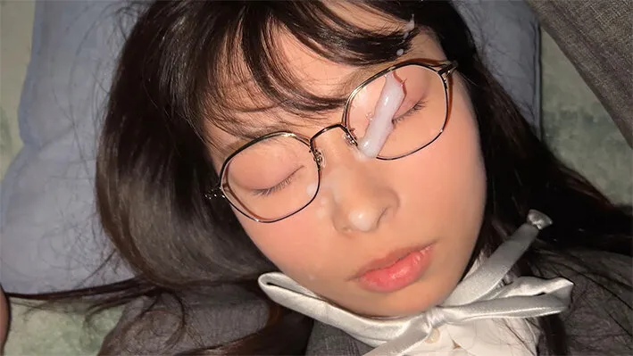 【長谷川礼奈】【JC拉致監禁昏睡レイプ】つきまとい09 艶やかな黒髪にお行儀良く制服を着た眼鏡文学美少女に近づき電車痴漢。そして家までつきまとい窓の隙間から盗撮侵入し睡眠姦。公園で無邪気に笑いながら1人で遊んでいるところを再び襲い監禁ファック。