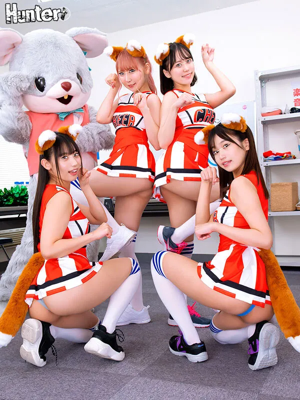 【宇流木さらら 小野寺舞 涼花くるみ 前田美波】【日ハムきつねダンスパロディAV】着ぐるみバイトはエッロいチアガールと楽屋が一緒！しかもカワイイ着ぐるみで油断したのか目の前で生着替え！脱ぐのを忘れてガン見でフル勃起！2