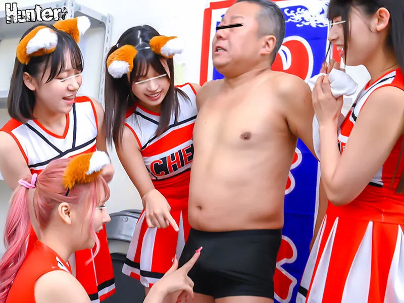 【宇流木さらら 小野寺舞 涼花くるみ 前田美波】【日ハムきつねダンスパロディAV】着ぐるみバイトはエッロいチアガールと楽屋が一緒！しかもカワイイ着ぐるみで油断したのか目の前で生着替え！脱ぐのを忘れてガン見でフル勃起！2