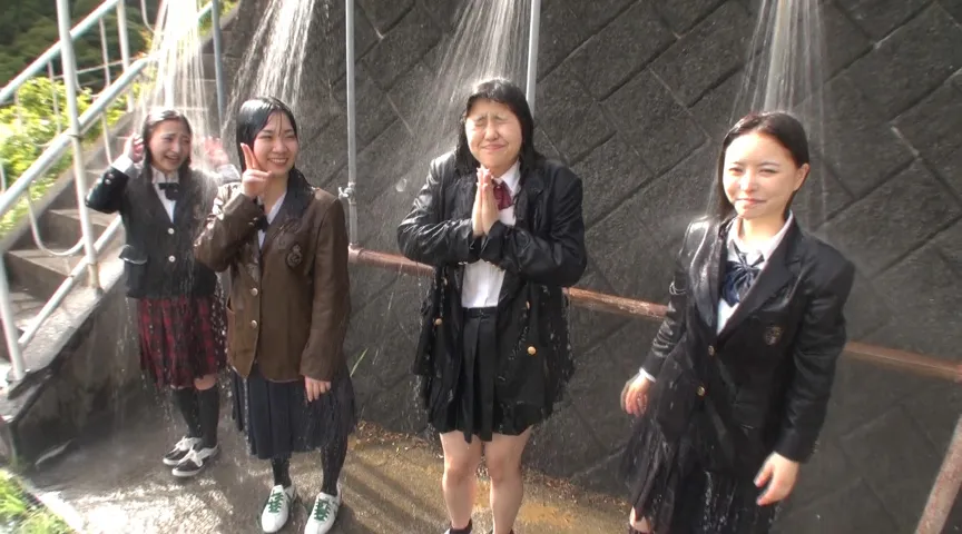 【JK着衣水泳】恒例冬服シャワー