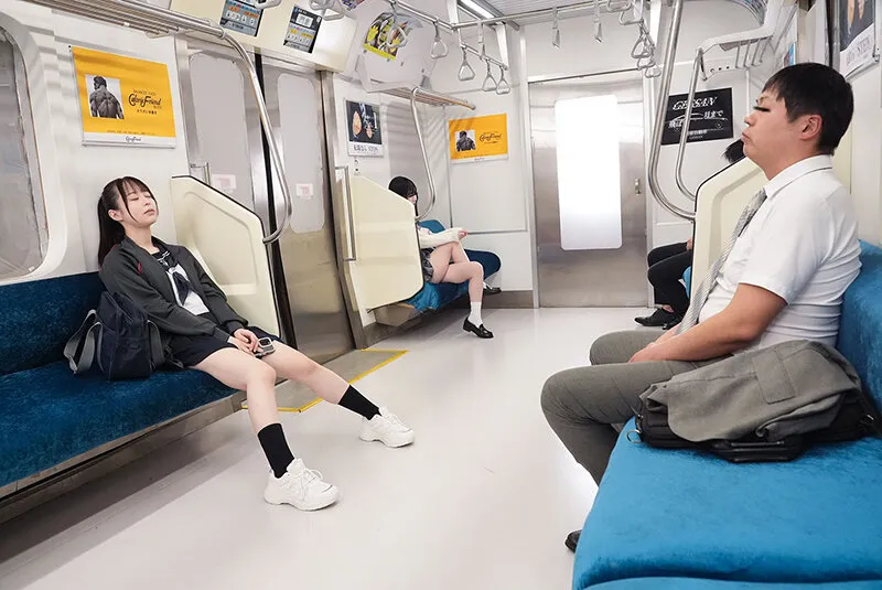 【倉本すみれ 沙月恵奈 天馬ゆい】【JK】周りにバレないように萌え袖手コキでこっそり何度も射精させる小悪魔J系VOL.2