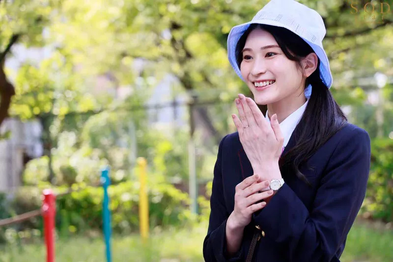 【ヤクルトレディパロディAV】反り勃ったチ〇ポと溜まった精液を毎日笑顔で舐めとってくれる性交販売レディ本庄さんに密着 本庄鈴