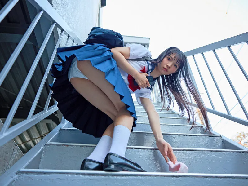 【JK】【VR】【追跡レイプ】下校中の女子生徒の太ももを追いかけるうち戻れなくなって家に押し入り何度も犯しまくった 希咲那奈