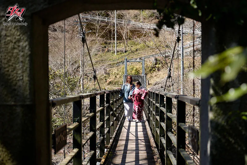 【百合】この狭い世界から解き放って、剥き出しの私を抱きしめて。 二葉エマ 木下ひまり