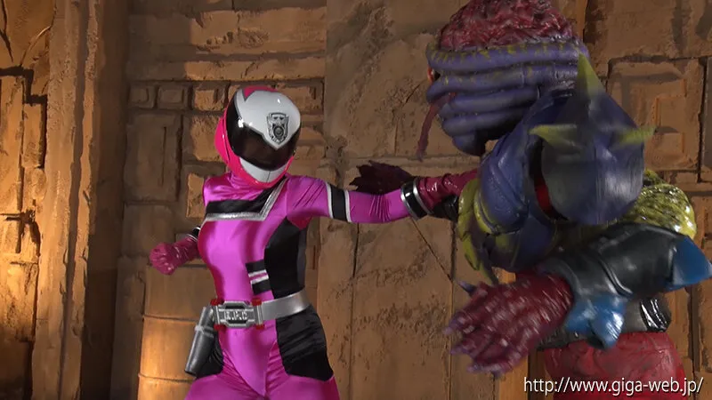 警護戦隊ガードレンジャー ～堕ちた人妻戦士ガードピンク～ 美波もも