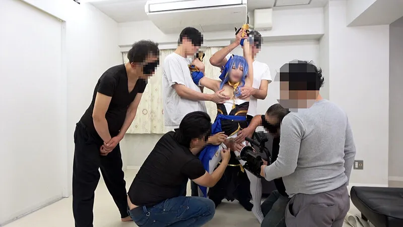 【一条みお】【原神 レイラ コスプレAV】6P大乱交SEX ミニマム140cm台コンカフェ人気No，1美少女レイヤー 大嫌いな醜悪中年カメコ集団にドM本性見破られ【無限膣ボコ痙攣アへ顔絶頂トランス】妊娠中出し便女に転落した壮絶人格矯正ドキュメント2本立てSP