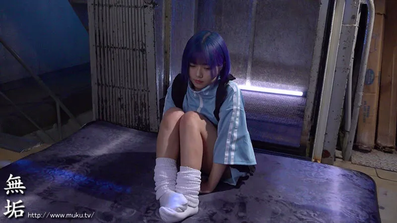 【るるちゃ。】暗示洗脳04 派手髪サブカル系素人レイヤーガチ洗脳。連れ回しマゾ調教。淫雌化、アクメ、中出し、性癖開発。完全支配コスプレ肉便器。 ～催眠暗示で性癖を歪ませ完全なるマゾペット化計画。連れ回しイカセまくり快感ドマゾ調教記録～