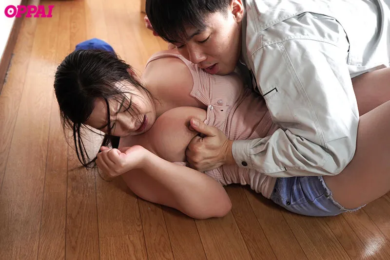 【レイプ】ノーブラ人妻の無防備なハミ乳姿に欲情した隣人が自宅侵入 乳房むしゃぶり中出し監禁レ×プ 石田美久