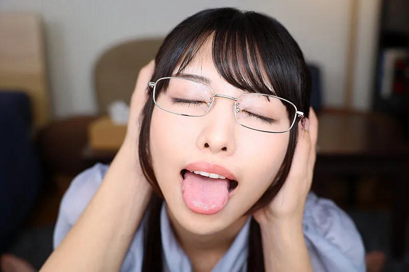 【倉木しおり】【セクハラ・脅迫・セックス強要】【VR】【8K VR】僕の大好きな家庭教師お姉さんを、数日間ねっとりキス調教してベロキスイキでおしっこ漏らすようにさせるまで。 眼鏡JD しおり