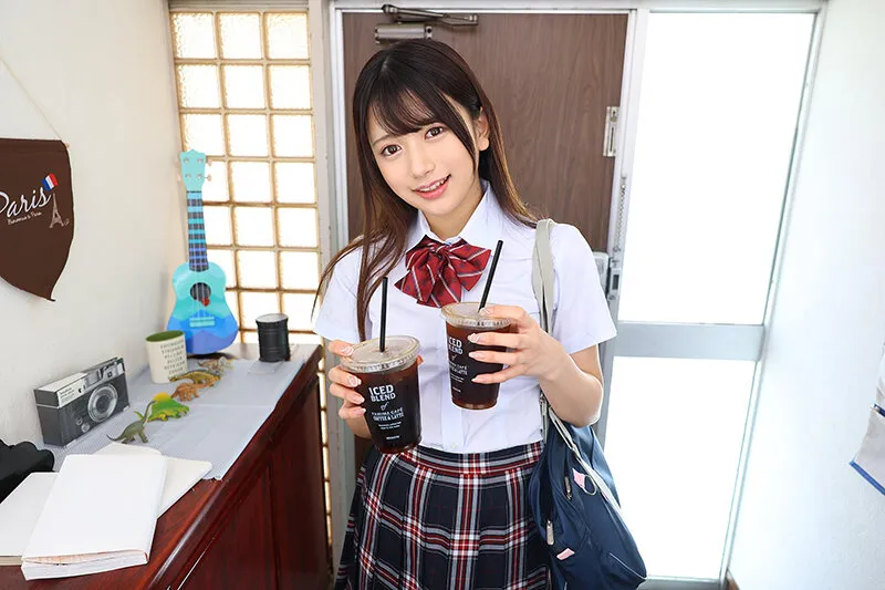 【JK】【VR】【8K VR】バイト先の後輩J○が忘れ物を届けに一人暮らしの僕の家に！？清楚な見た目なのにグイグイくる後輩に僕は… 北岡果林