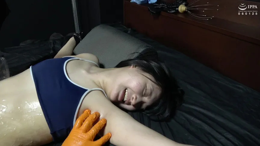 「四肢拘束で小動物系女子の本気の抵抗をシャットアウト！ イヤなのに身体が反応しちゃうくすぐったさ！」WAKA-051 天乃のあ（7）