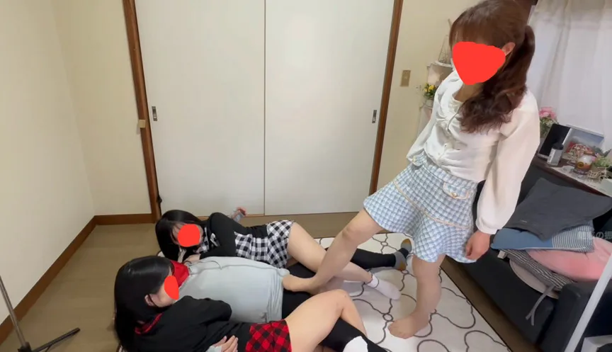 新人アイドルの2人に両腕両足をロックされ梨央マネージャーの電気アンマで逝かされまくる