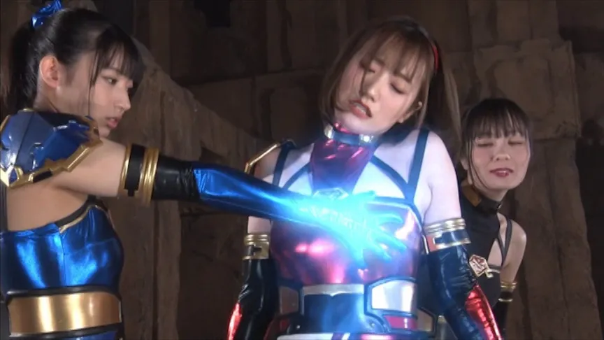 【宇流木さらら 若宮穂乃】HEROINE SEXYピンチ 超くノ一組KAZE 赤ノ章