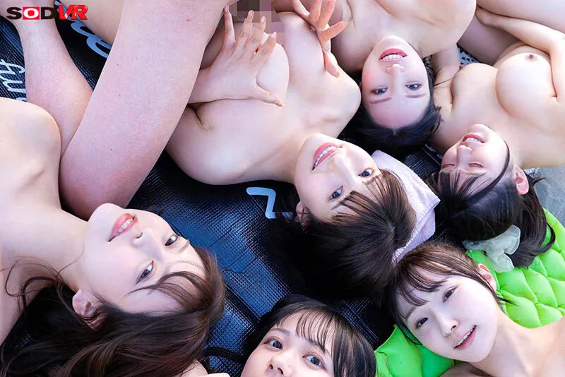 【菊池まや 藤木紗英 若宮はずき 他】【VR】【8K】VR世界初！ヌーディストビーチ体験。全裸で解放された気分でビッチ達に抜かれる。