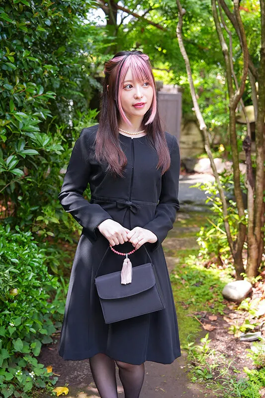 【天馬ゆい】【輪姦集団レイプ】地雷メイクにハマっている専業主婦です。先日、法事で帰省した時につい学生時代のノリで飲みすぎてテニサーの仲間たちと乱交してしまったんですが夫に伝えるべきでしょうか？