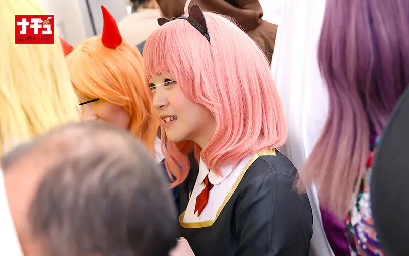 【有加里ののか 天美めあ 如月りいさ 若月もあ】【SPY×FAMILYアーニャコスプレAV】ナチュラルハイ25周年記念作品 ハロウィン羞恥 敏感乳首いじりVer.