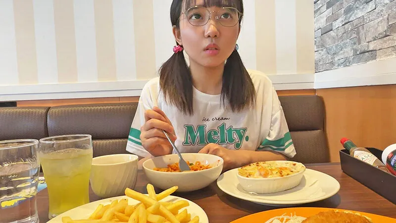 【美咲音】【眼鏡JC誘拐グルーミングレイプ】金曜 午後9時 補導前05 眼鏡の地味子はまだまだ初心で気弱な陰キャだったのに悪い大人に調教されてマ●コをビショビショに濡らして中出しがクセになっちゃった話