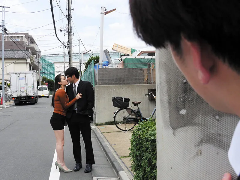 不倫現場を盗撮されて マゾペット巨乳人妻家庭教師 クズ親子の性欲処理に堕ちた奥様先生 浜辺栞帆