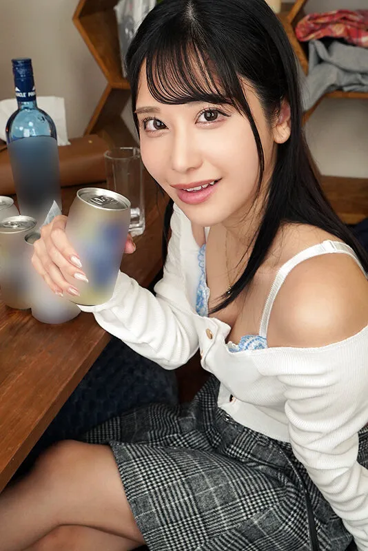 【VR】終電逃した神乳Gカップの女友達が泥酔してドエロ全開で発情し何度も生チ〇ポを求める濃厚中出しセックス 西野絵美【8K】