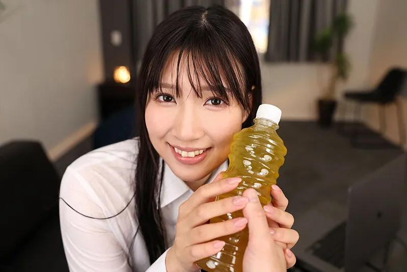 【パワハラ】【VR】これぞ8K！顔面特化アングルVR ～びしょ濡れで部屋に来た「美尻な後輩」と濡れ髪SEX～ 宮城りえ