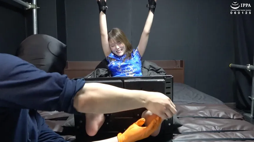 「足枷、あまりの擽ったさに声が出ないで仰け反るゆめちゃん！」WAKA-055 彩川ゆめ（3）