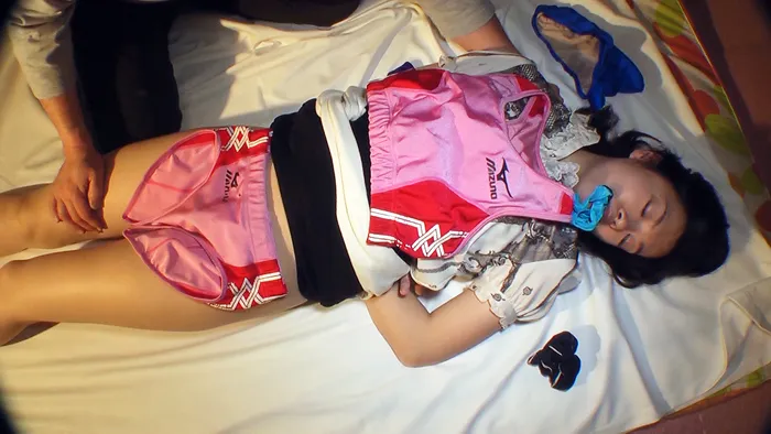 着せ替えセックス！陸上ブルマーマニア男の餌食