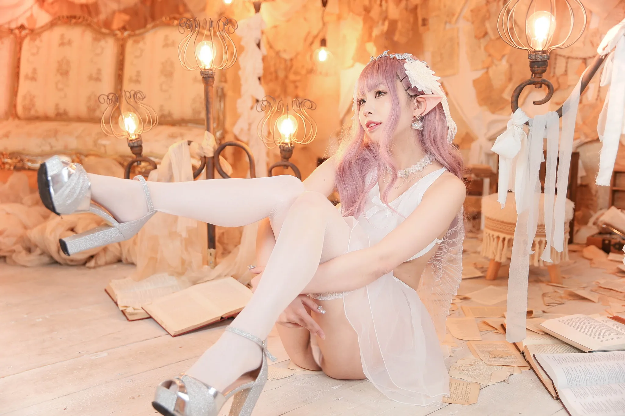 【七瀬あずさ】【エルフ耳天使＆悪魔】MONOCHROME