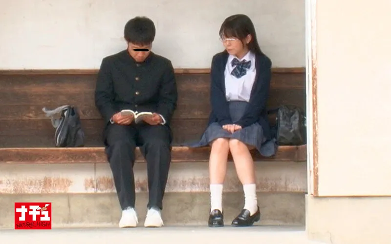 【逢月ひまり 柏木こなつ 花柳杏奈】【眼鏡JK】クラスで目立たないむっつりスケベ地味女子は密室に男の子を誘い連続射精させる変態少女