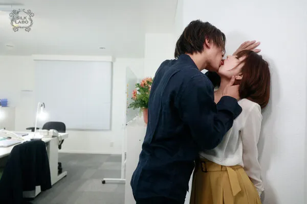 【香椎佳穂 美咲かんな 新村あかり】After work 4 アンコントロールオフィス【林太一 東雲怜弥 成宮仁】