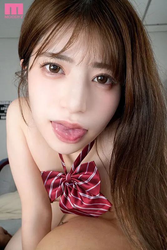 【JK】【VR】雨に濡れて透けたブラのキミがいつもよりエッチに見えたんだ 初VR8K高画質 青山七海