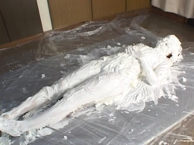 パイ投げ＆クリームまみれでエッチ 2