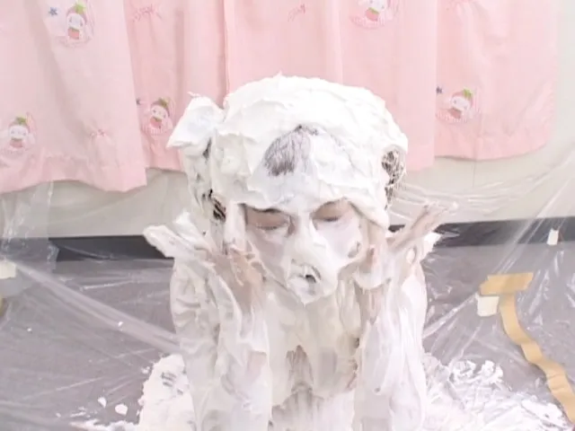 パイ投げ＆クリームまみれでエッチ 4