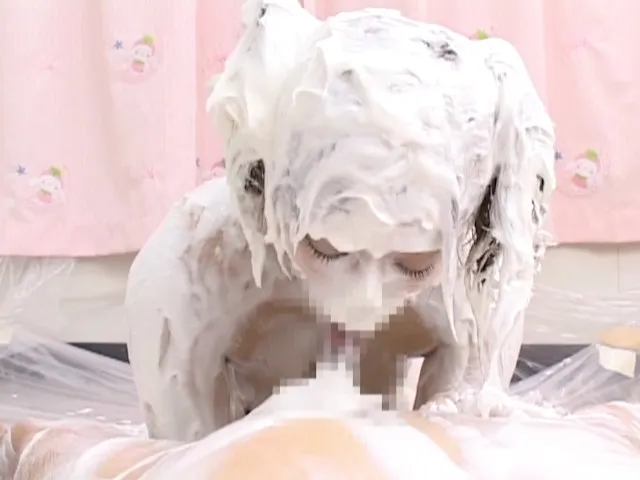 パイ投げ＆クリームまみれでエッチ 4