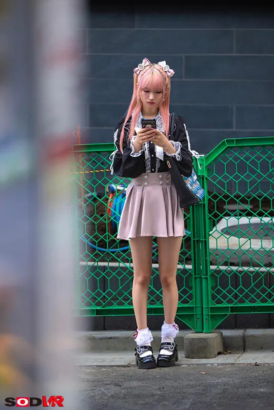 【希咲那奈】【VR】【8K】シャワー中に俺の財布から金を盗みやがった地雷系立ちんぼ女を問い詰めて性裁PtoM