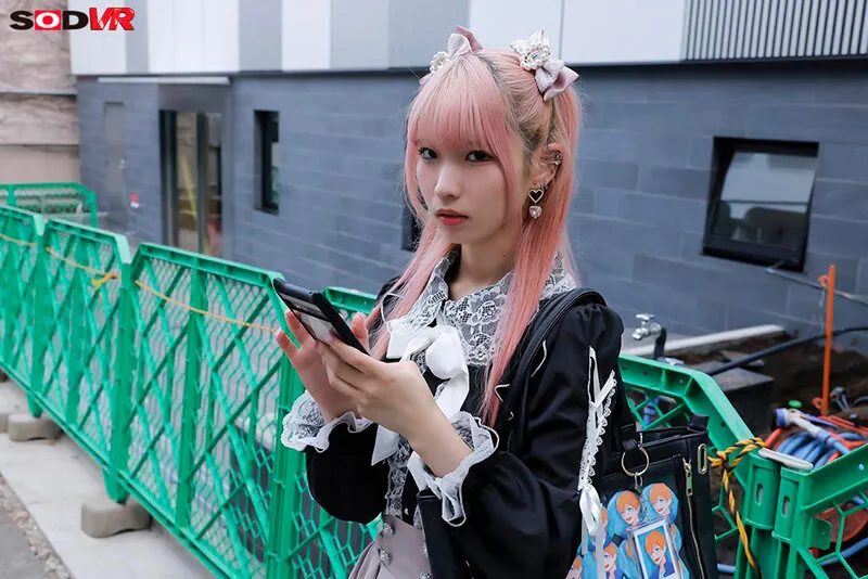 【希咲那奈】【VR】【8K】シャワー中に俺の財布から金を盗みやがった地雷系立ちんぼ女を問い詰めて性裁PtoM