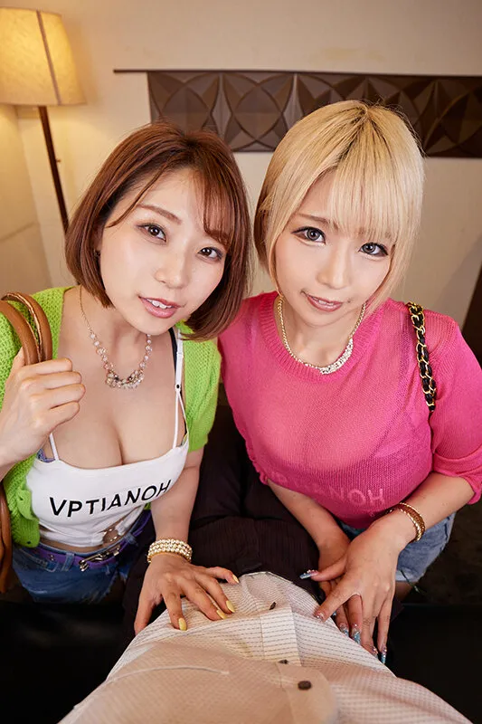 【VR】ダンサーの腰使いはマジで異次元！ほろ酔い贅沢ハーレム3P 乙アリス 八乃つばさ