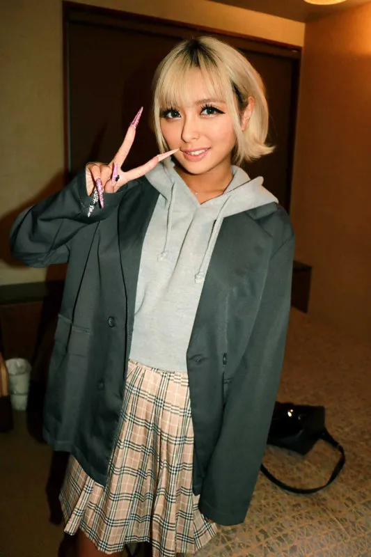 【蘭華】RAN【巨乳金髪黒ギャル 中出しハメ撮り流出】