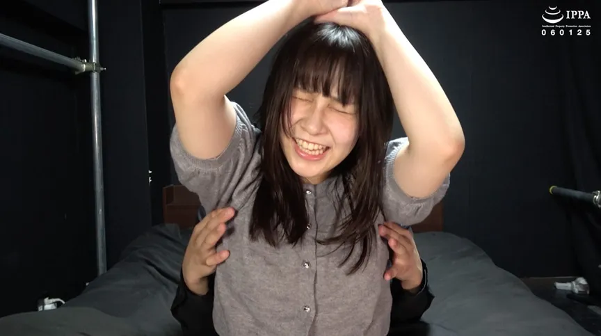 「ちっちゃ可愛い女の子をイヤな顔されながらくすぐりチェックしてみた！」わかしラボ WAKA-059 桐谷すずね（1）