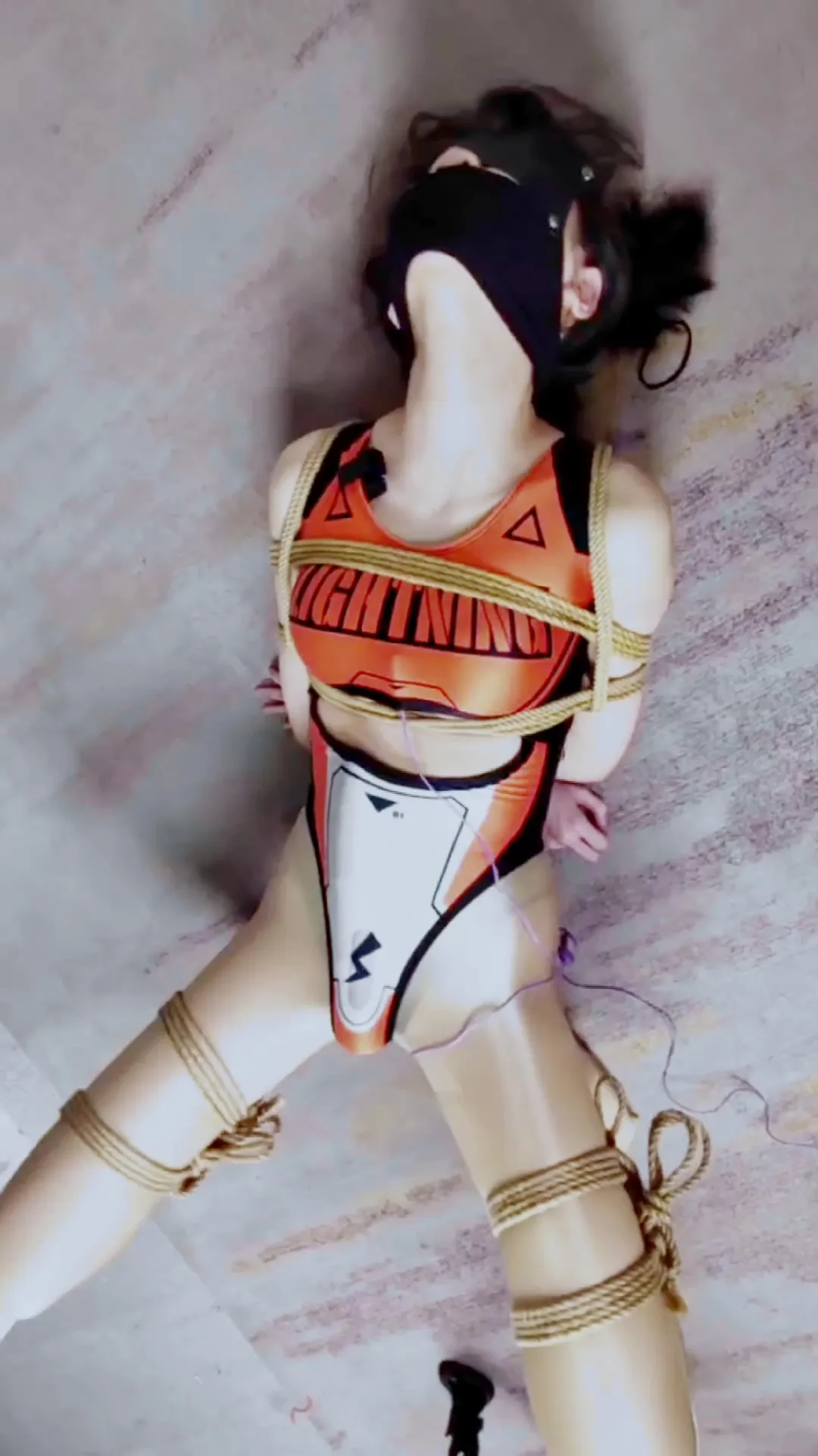 【サイバーハイレグ緊縛】拘禁！電脳少女 M字開脚電マ責め